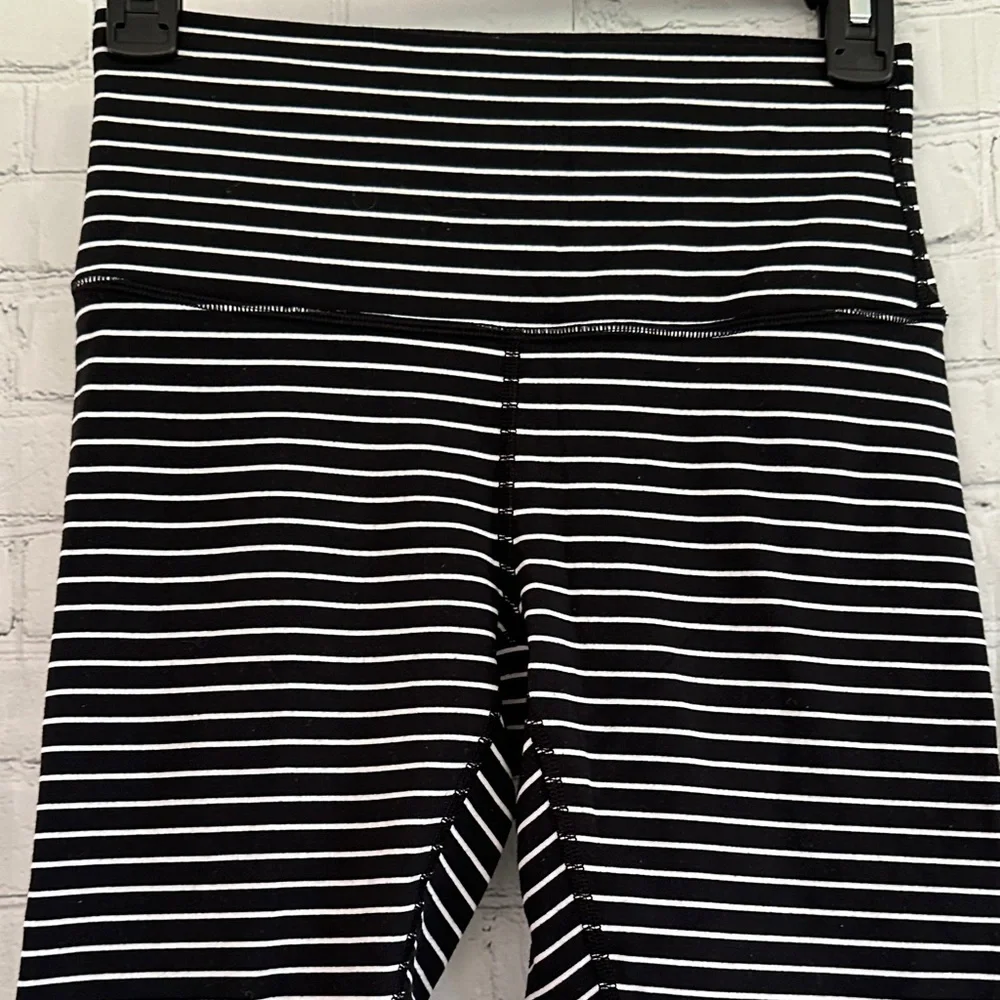 lululemon athletica cropped leggings